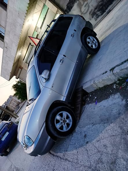 هيونداي سنتافيه 2004 - صورة 2
