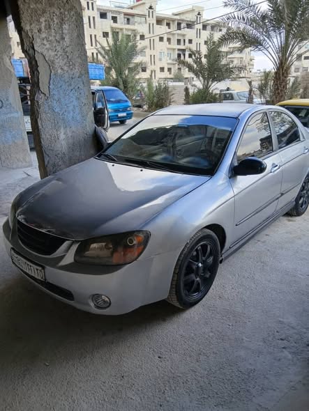 كيا سيراتو 2005 - صورة 1