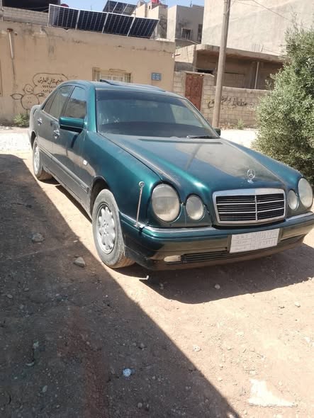 مرسيدس E-Class 2001 - صورة 1