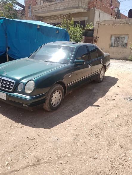 مرسيدس E-Class 2001 - صورة 2