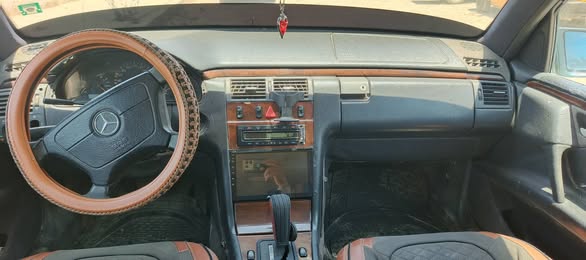 مرسيدس E-Class 2001 - صورة 5