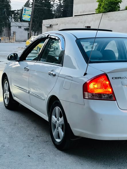 كيا سيراتو 2009 - صورة 2