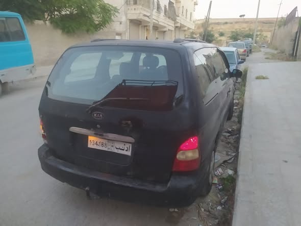 كيا كرنفال 2000 - صورة 3
