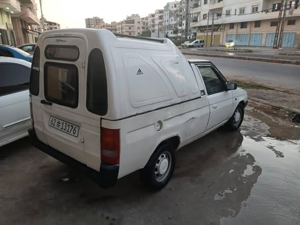 سكودا بيك أب 1995 - صورة 1