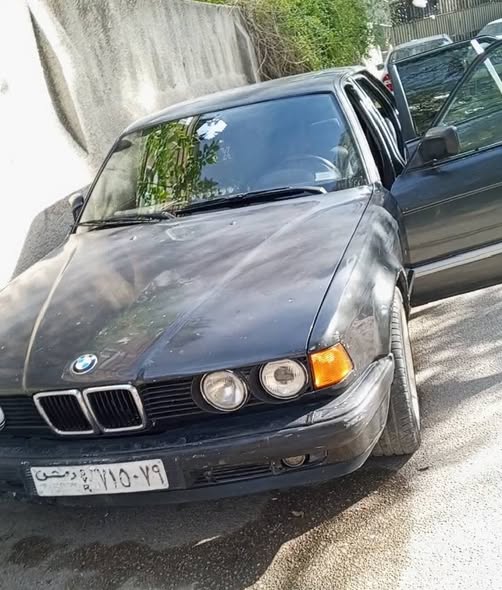 بي إم دبليو 730i 1992 - صورة 1