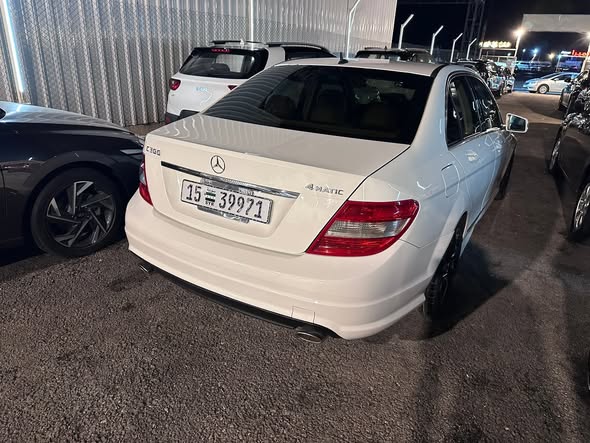 مرسيدس C300 2011 - صورة 1