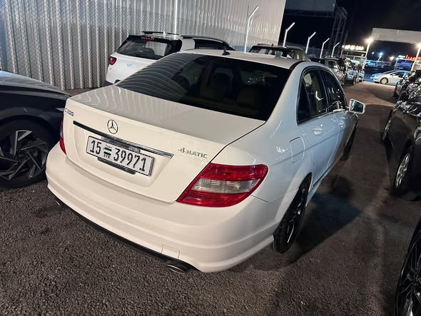 مرسيدس C300 2011 - صورة 5