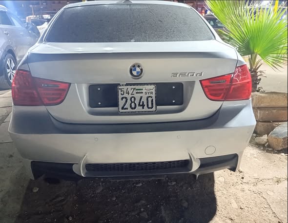 بي إم دبليو 320d 2011 - صورة 2