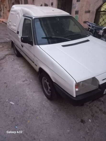 سكودا بيك أب 1995 - صورة 4