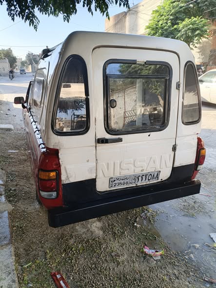 نيسان 1200 1993 - صورة 2