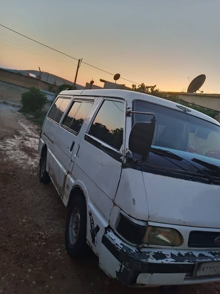 كيا تاونر 1996 - صورة 5