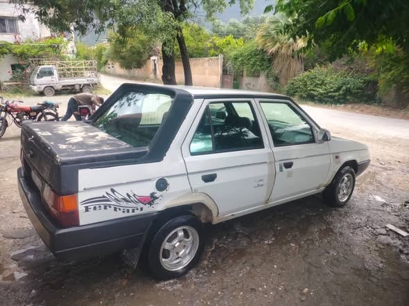 سكودا كرتا 1995 - صورة 5