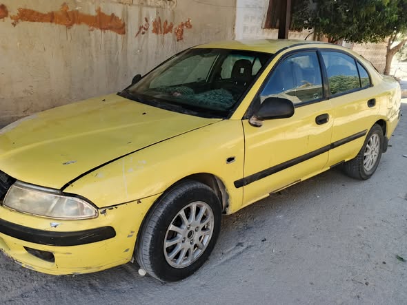 ميتسوبيشي كاريزما 2001 - صورة 1