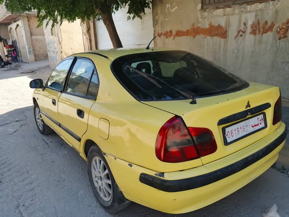 ميتسوبيشي كاريزما 2001 - صورة 4