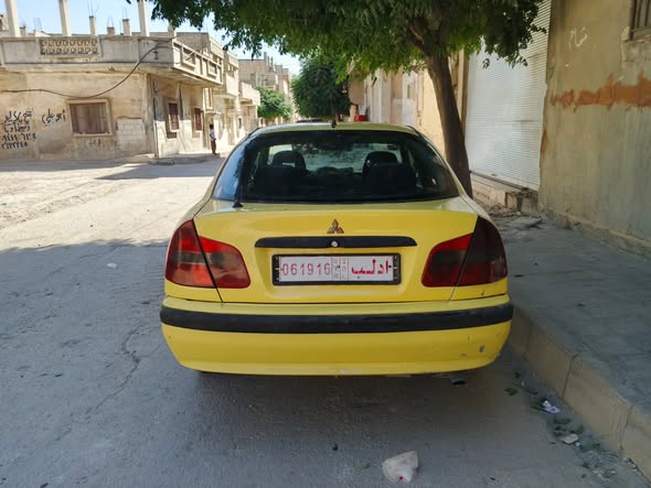 ميتسوبيشي كاريزما 2001 - صورة 5