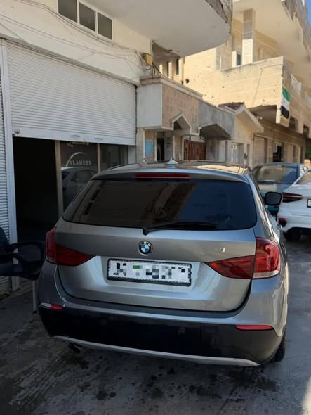 بي إم دبليو X1 2011 - صورة 4