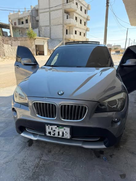 بي إم دبليو X1 2011 - صورة 5