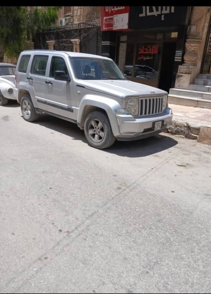 جيب شيروكي 2012 - صورة 3