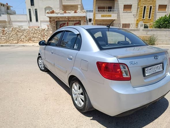 كيا ريو 2011 - صورة 1