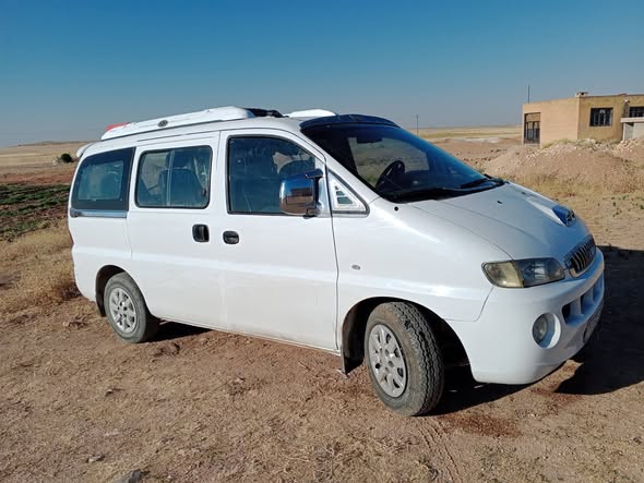هيونداي H-1 2004 - صورة 2