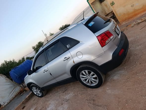 كيا سيرنتو 2010 - صورة 3