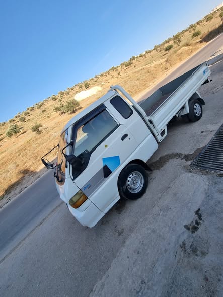 هونداي H-100 2000 - صورة 1