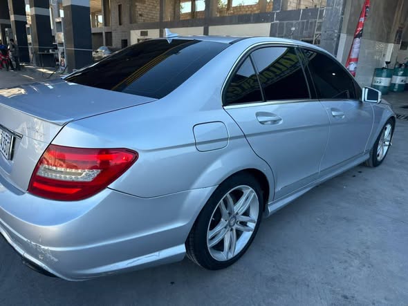 مرسيدس C300 2012 - صورة 4