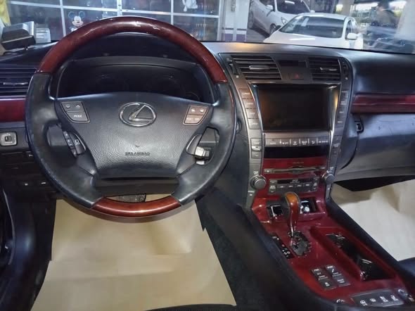 لكزس LS460 2007 - صورة 4