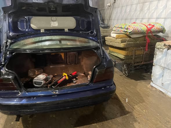 بي إم دبليو 3 Series 2000 - صورة 3