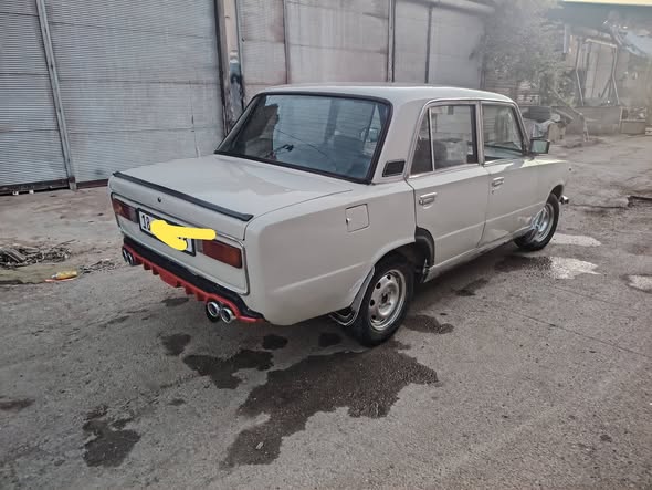 فيات 124 1976 - صورة 3