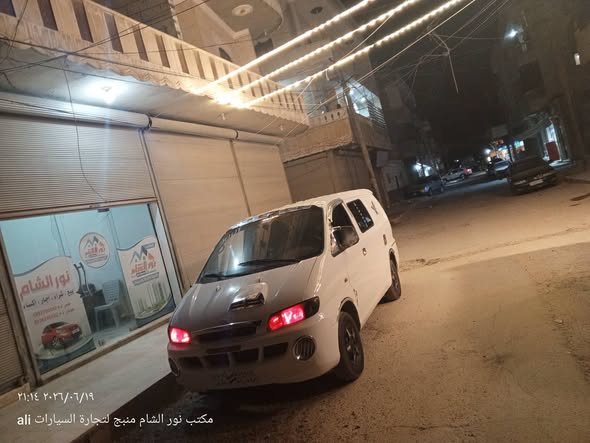 هيونداي هيونداي H-1 2001 - صورة 2