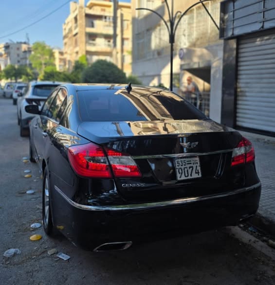 هونداي جينيسيس 2012 - صورة 4