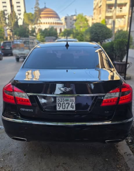 هونداي جينيسيس 2012 - صورة 5