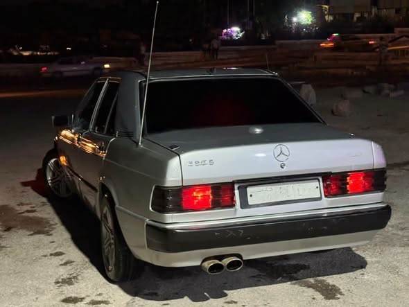 مرسيدس 190 1993 - صورة 2