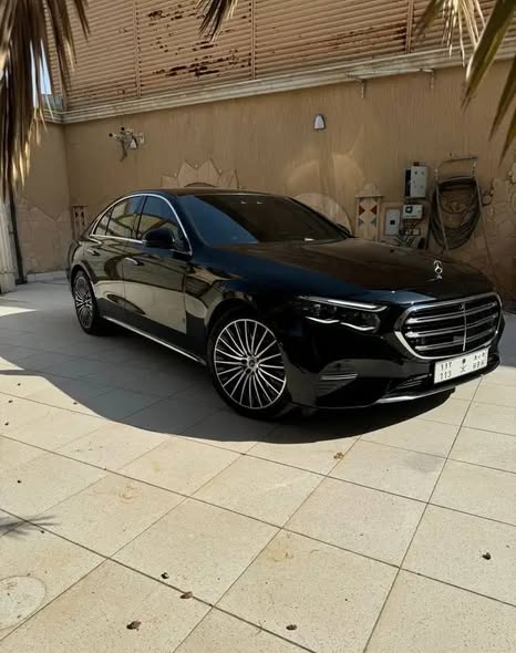 مرسيدس E-Class 2024 - صورة 2