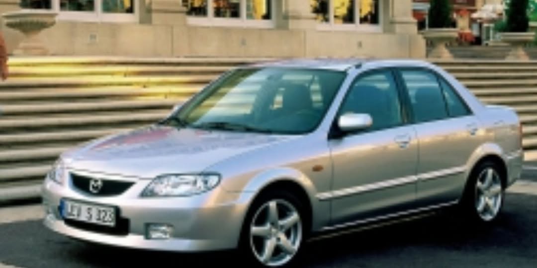 مازدا 323 2002