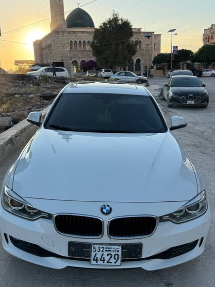 بي إم دبليو 320 i 2012 - صورة 3