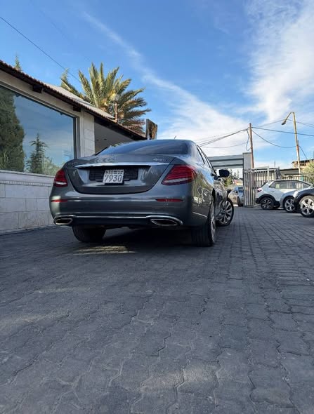 مرسيدس E300 2018 - صورة 3