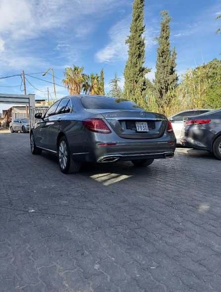 مرسيدس E300 2018 - صورة 4