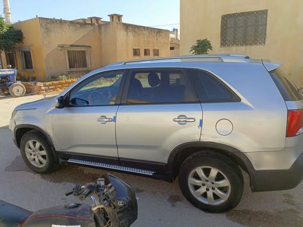 كيا سيرنتو 2010 - صورة 5