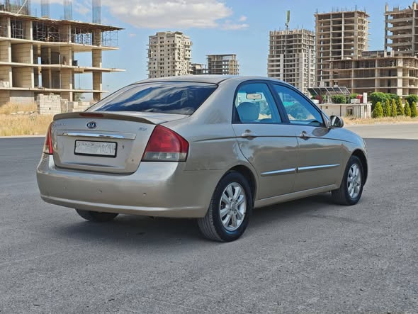 كيا سيراتو 2009 - صورة 3