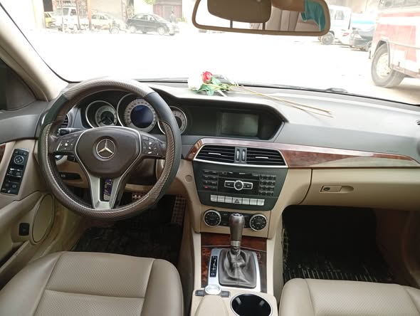 مرسيدس C250 2014 - صورة 1