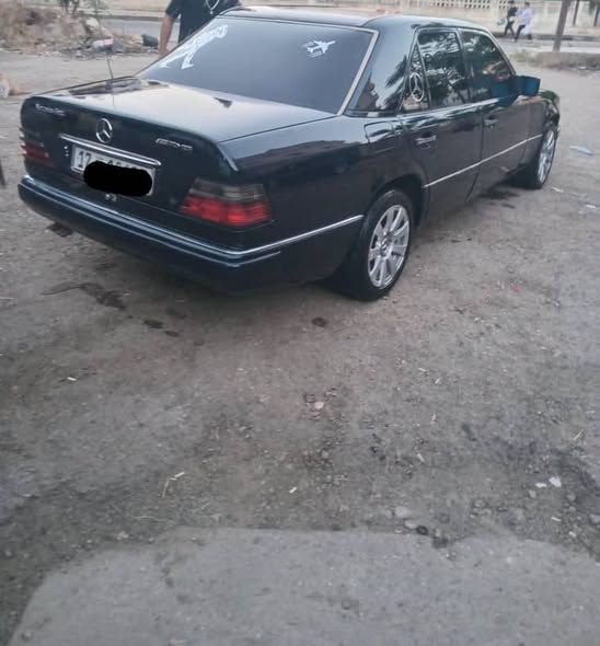 مرسيدس E220 1994 - صورة 1