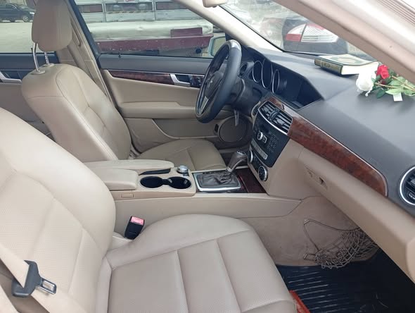 مرسيدس C250 2014 - صورة 4