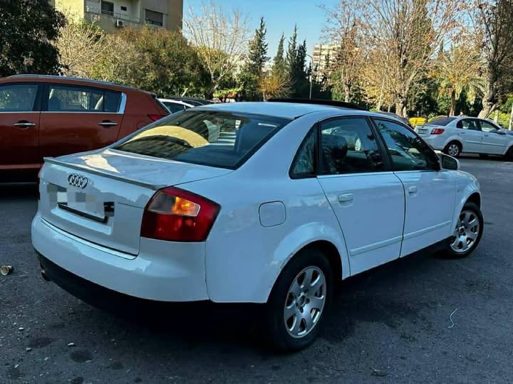 اودي A4 2002