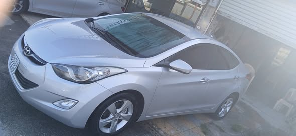 هيونداي افانتي 2012 - صورة 2