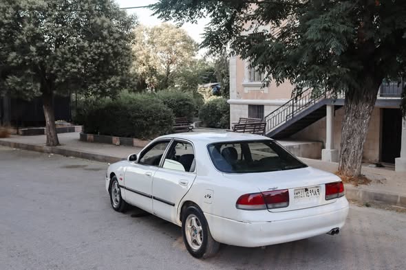 مازدا 626 1995 - صورة 3