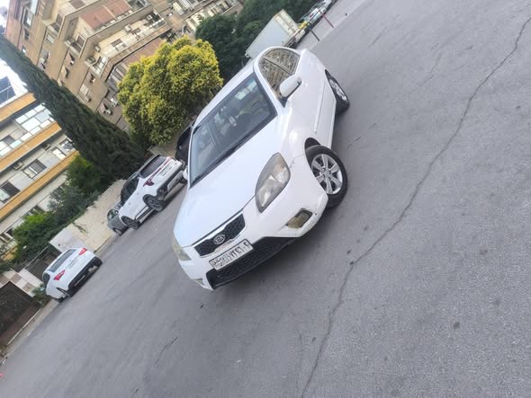 كيا ريو 2011 - صورة 2