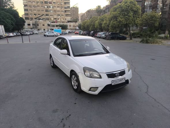 كيا ريو 2011 - صورة 4