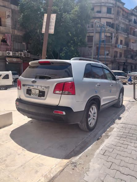 كيا سيرنتوا 2011 - صورة 4